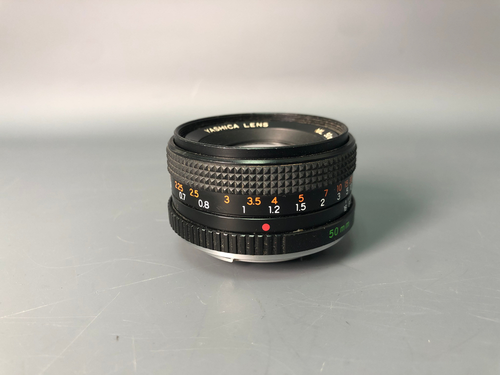Yashica FX-3 Super + Yashica 50mm 1.9, присутствует плесень.