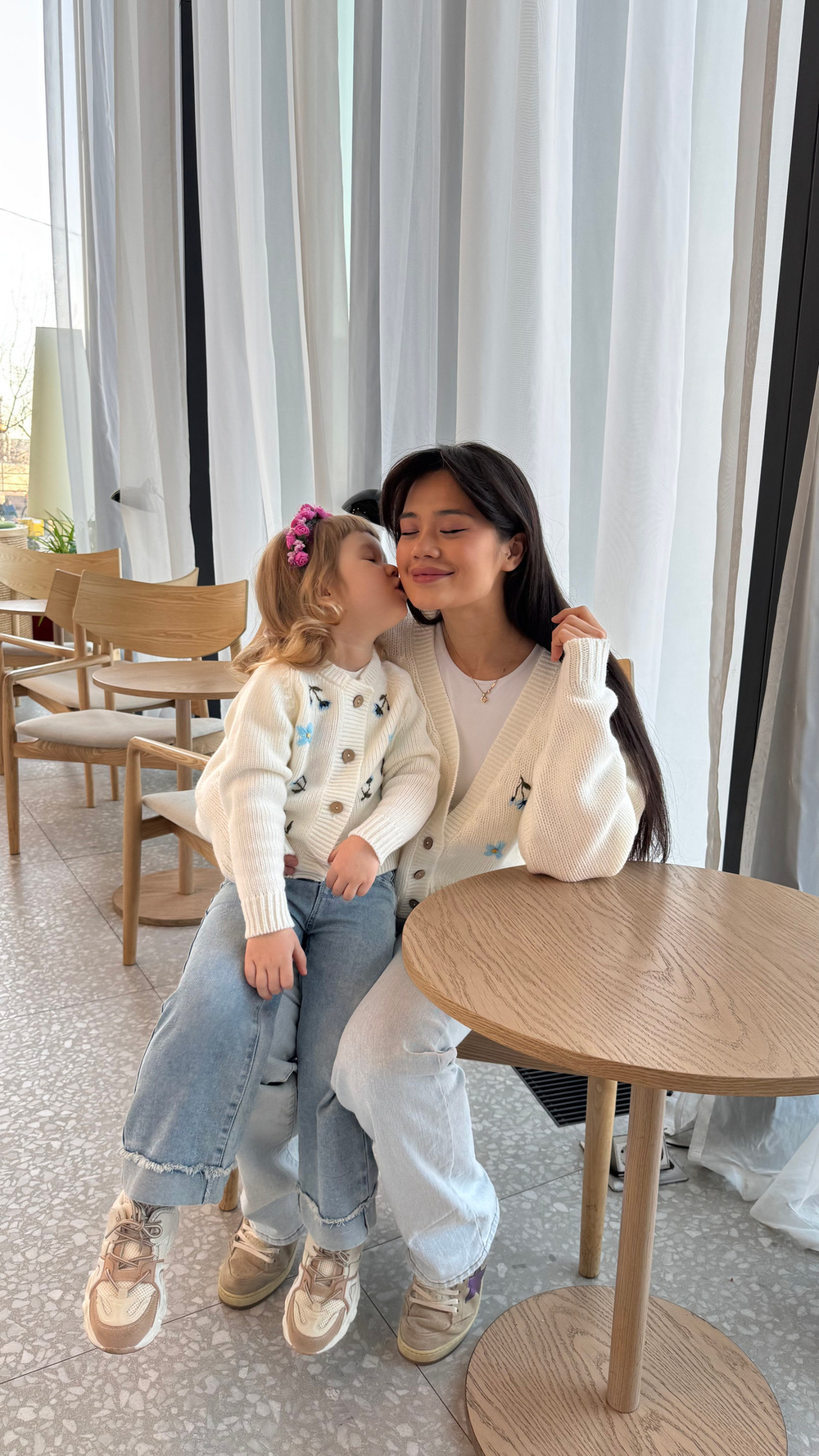 Кардиган с цветами детский