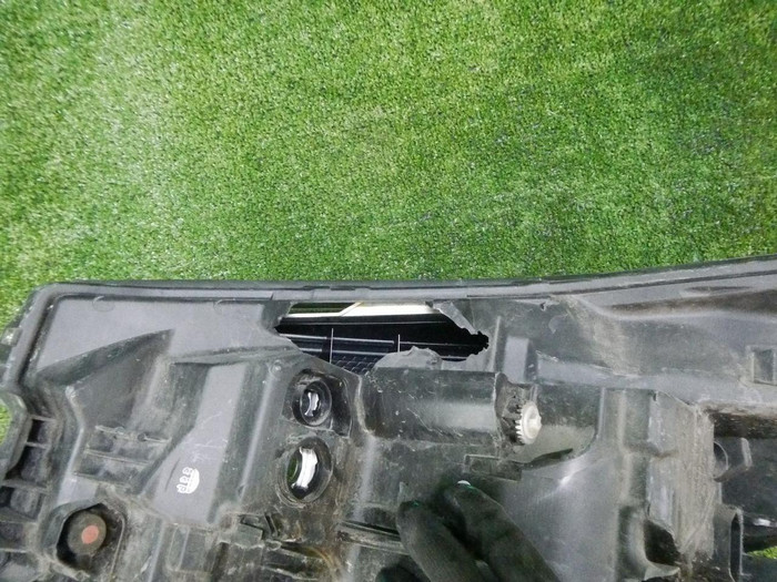 Битая Фара правая Subaru Forester 5 SK (2018-2021) LED