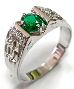 Ювелирное кольцо из серебра,вставка нанокристалл изумруд,фианиты
