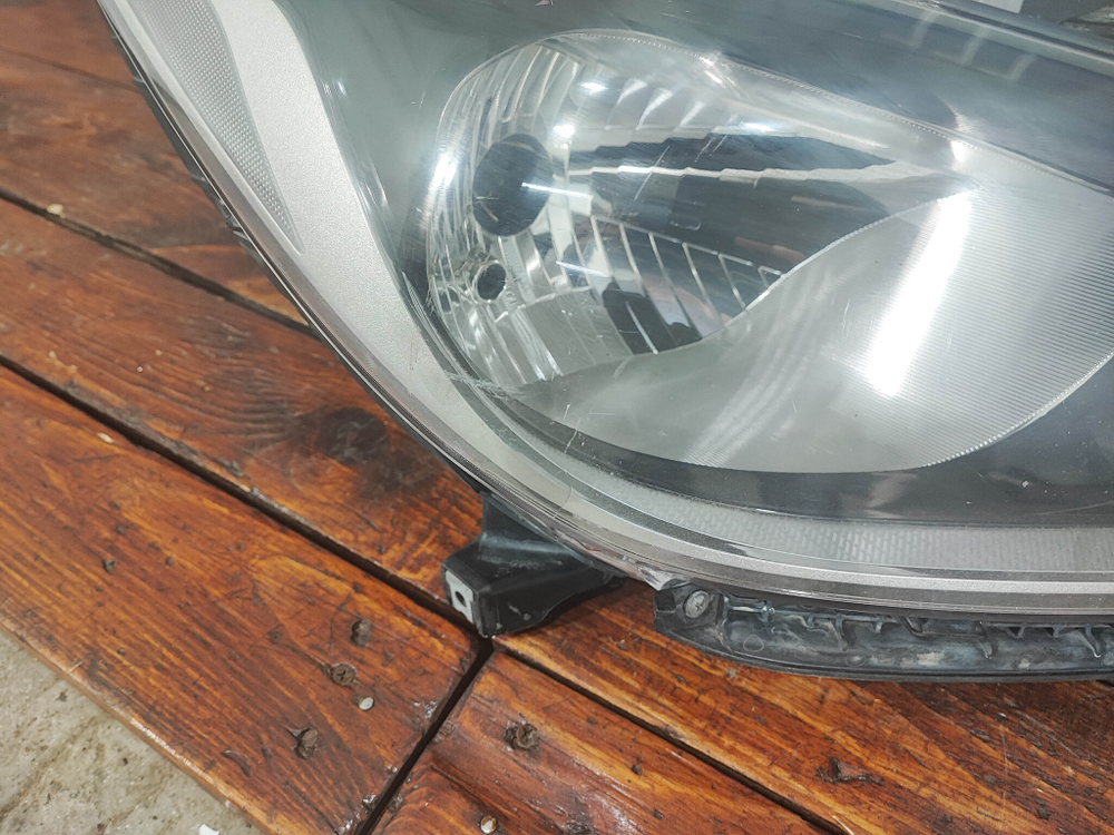 Фара правая галоген Hyundai Solaris 2 (HCR) 17-20 Б/У Оригинал 92102H5000