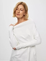 Лонгслив оверсайз с вырезом лодочка экрю