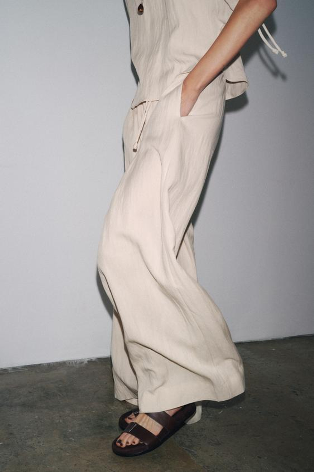 ZARA БРЮКИ В ПИЖАМНОМ СТИЛЕ ИЗ ТЕКУЧЕЙ ТКАНИ — ZW COLLECTION, ПЕСОЧНЫЙ