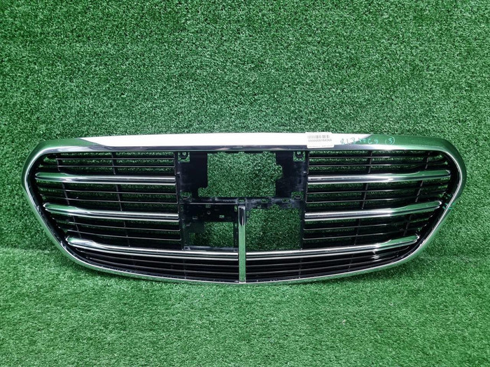 Решетка радиатора Mercedes S W223 (2020-н.в.)