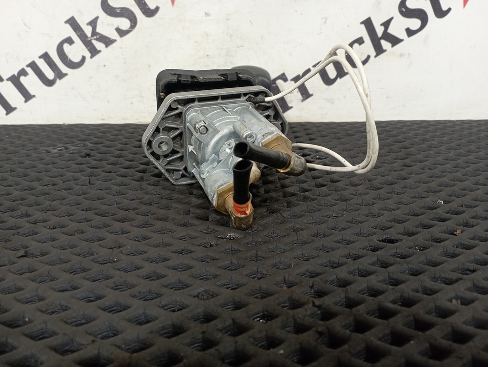 Кран ручного тормоза прицепа 2023г.