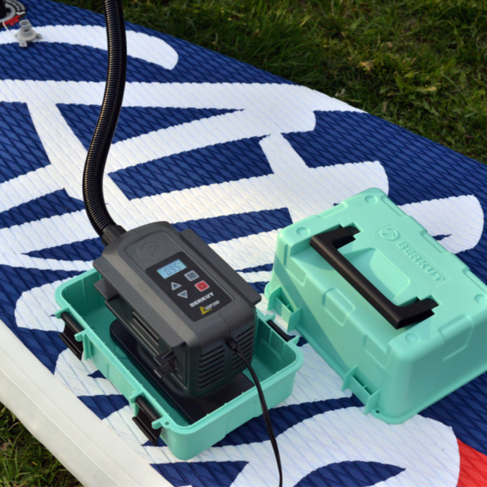 Высокопроизводительный компрессор для сапбордов и надувных лодок Berkut SUP-200