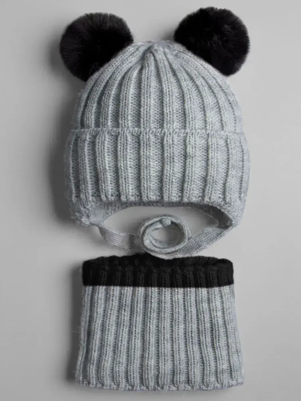 Шапка детская зимняя с помпонами и снуд