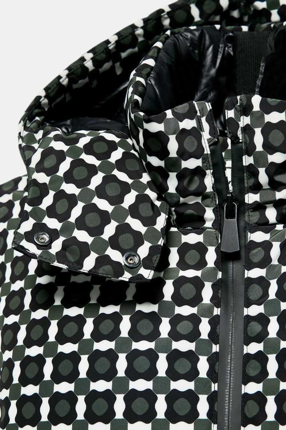 ZARA ВЕТРОЗАЩИТНАЯ КУРТКА С КАПЮШОНОМ, ЗЕЛЕНЫЙ/ЭКРЮ