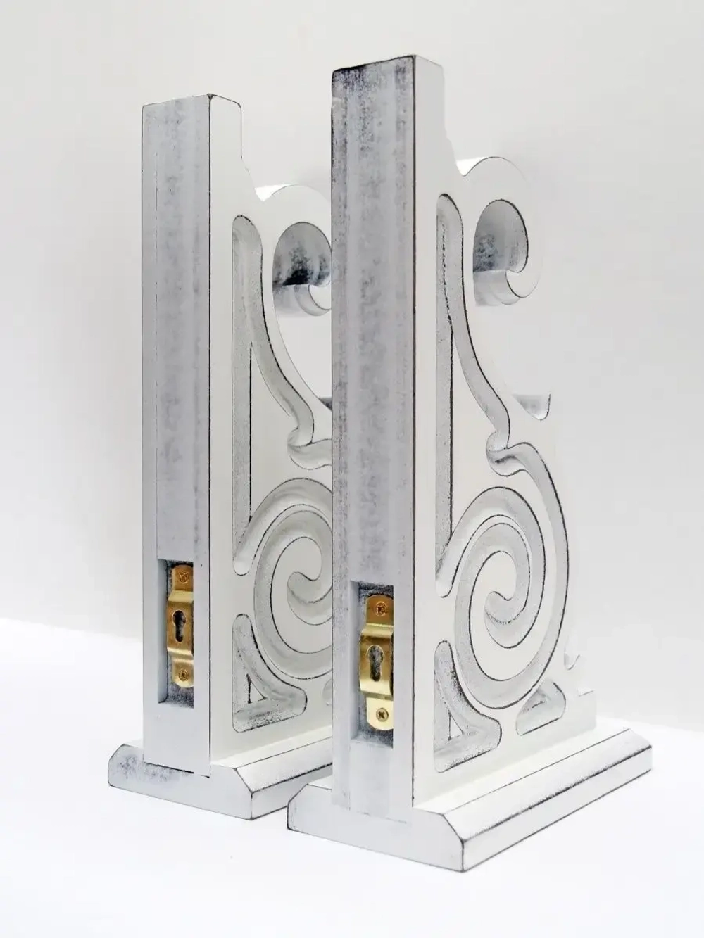 Кронштейн для полки на стену