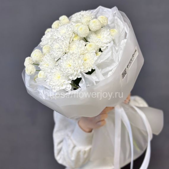 Букет из белых хризантем