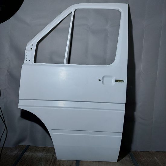 Дверь стеклопластиковая передняя левая (водительская) для Volkswagen LT