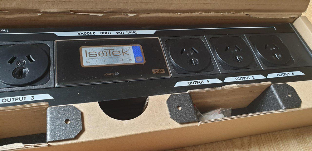 Сетевой фильтр IsoTek Sirius EVO3 6-Way Black