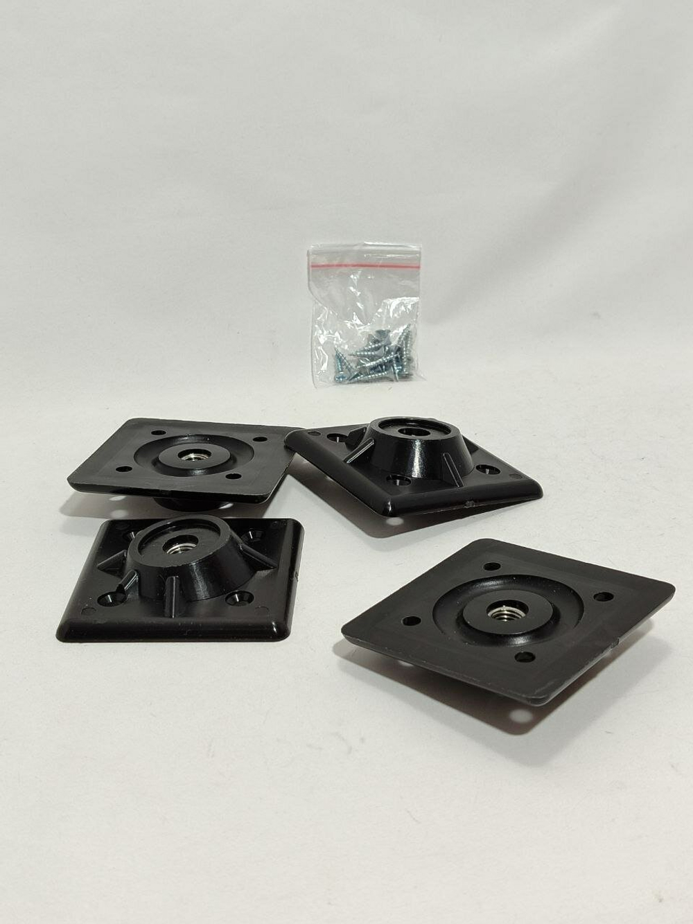 Крепление для мебельных ножек Ширина 7 см, диаметр отв 10мм/ 4 штуки