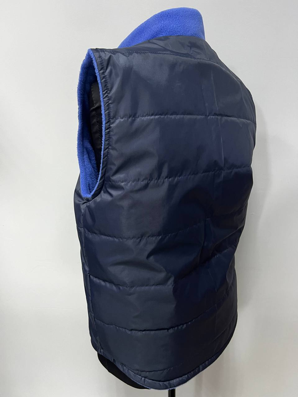 Жилет с логотипом