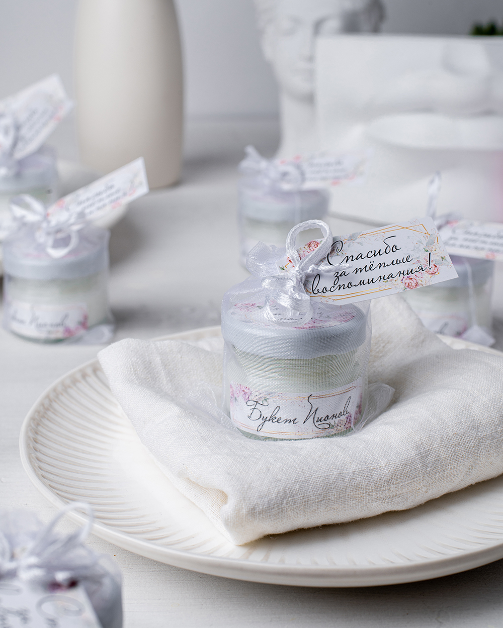 Свеча-бонбоньерка в подарок гостям