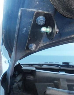 Амортизатор (упор) капота на Nissan X-Trail 01-05(с 2007 по 2015 г.в.)Autoinnovation