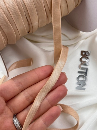 Резинка бретелечная бежевая