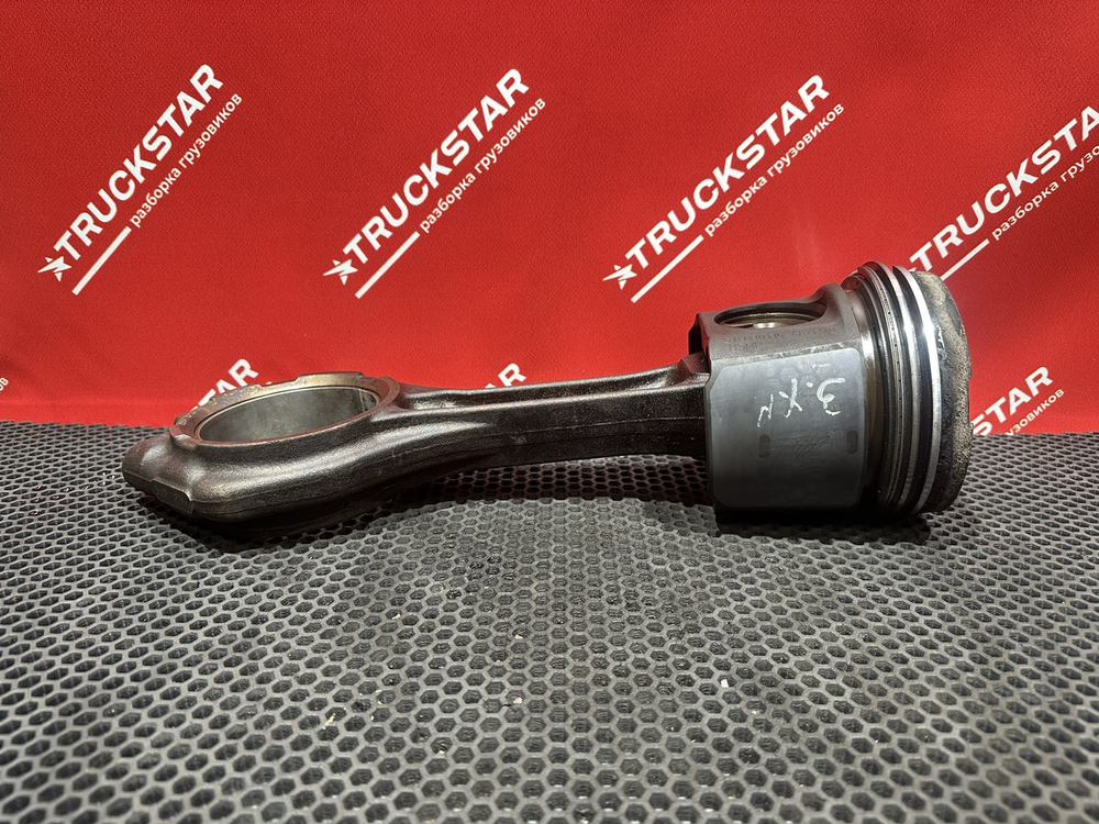 Поршень с шатуном