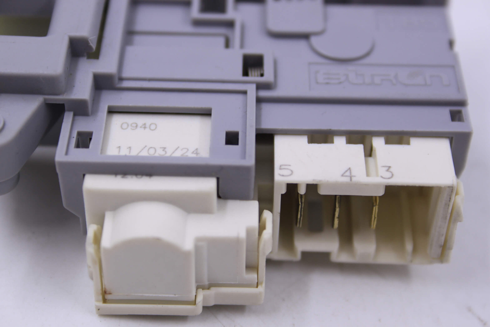 Устройство блокировки люка (УБЛ) 70005184 стиральной машины Candy,Haier