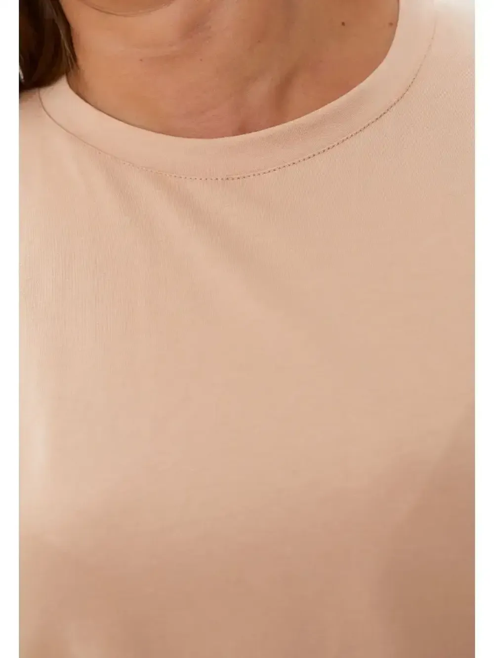 Футболка со спущенным рукавом