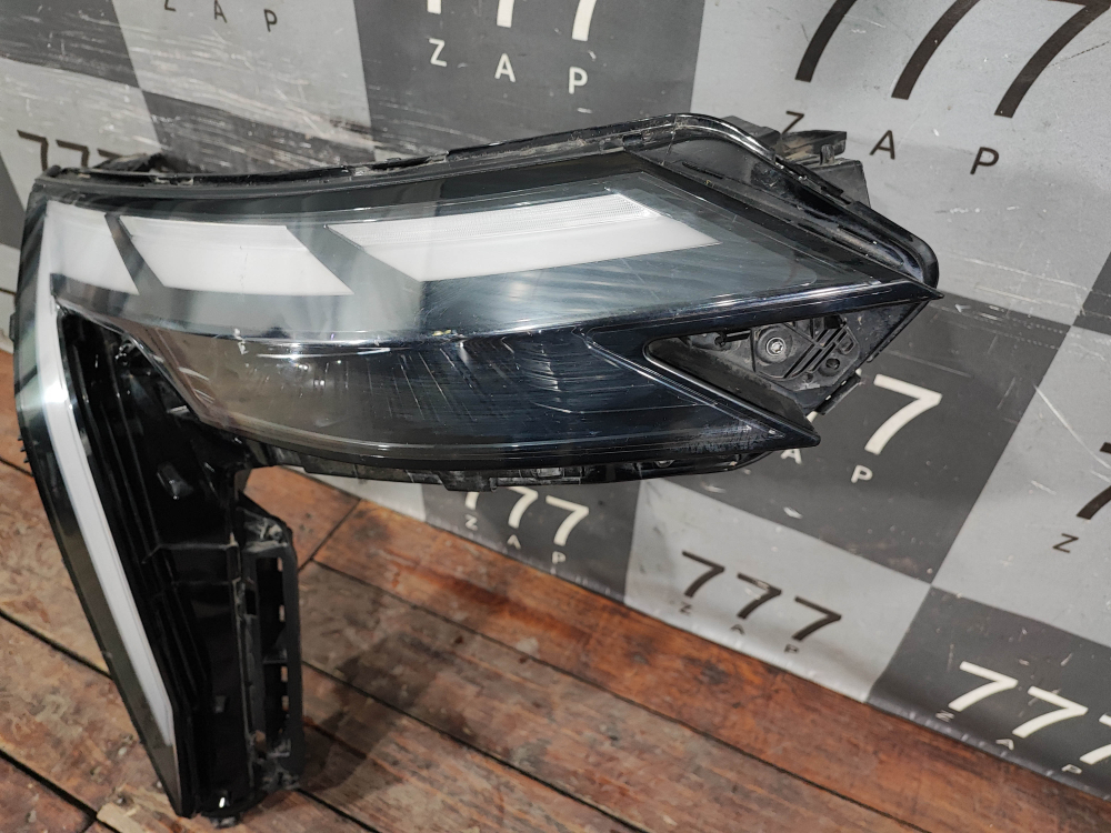 Фара правая LED Geely Atlas 2 23-нв Б/У Оригинал 7051051200