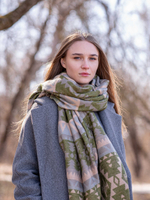 Теплый палантин с орнаментом