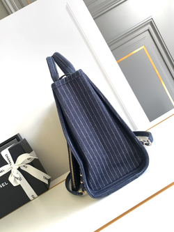 Chanel Shopping Bag 32 cm
