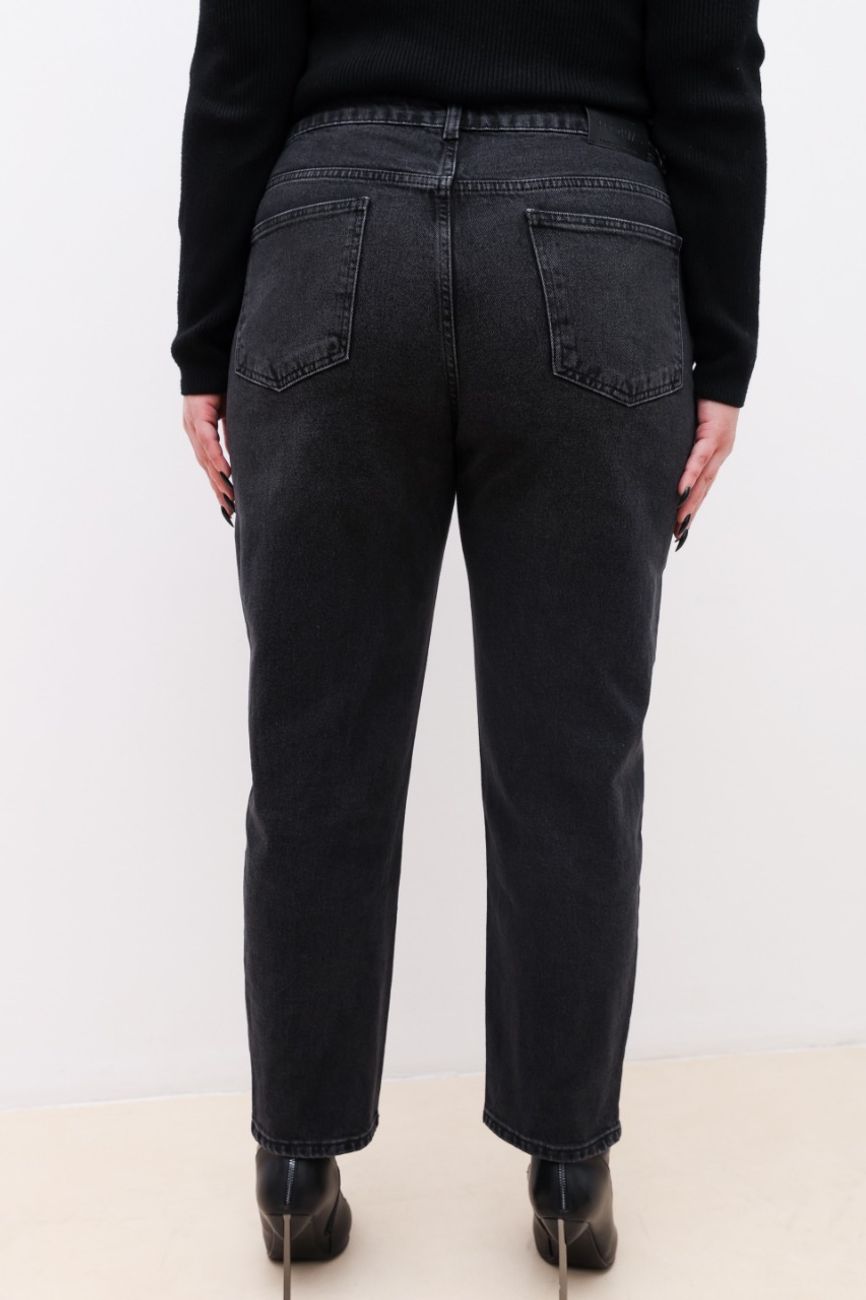 Mom fit black jeans 2025