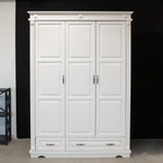 Шкаф для одежды распашной белый Харви трехдверный деревянный с ящиками, со штангой и полками, шкаф для вещей в прихожую и спальню с филенкой в викторианском стиле из массива сосны