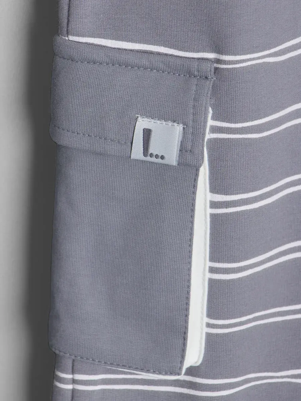 Спортивный костюм для девочки в школу