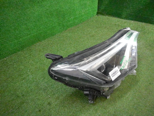 Фара правая Toyota RAV4 4 CA40 (2015-2019) LED (в пленке)