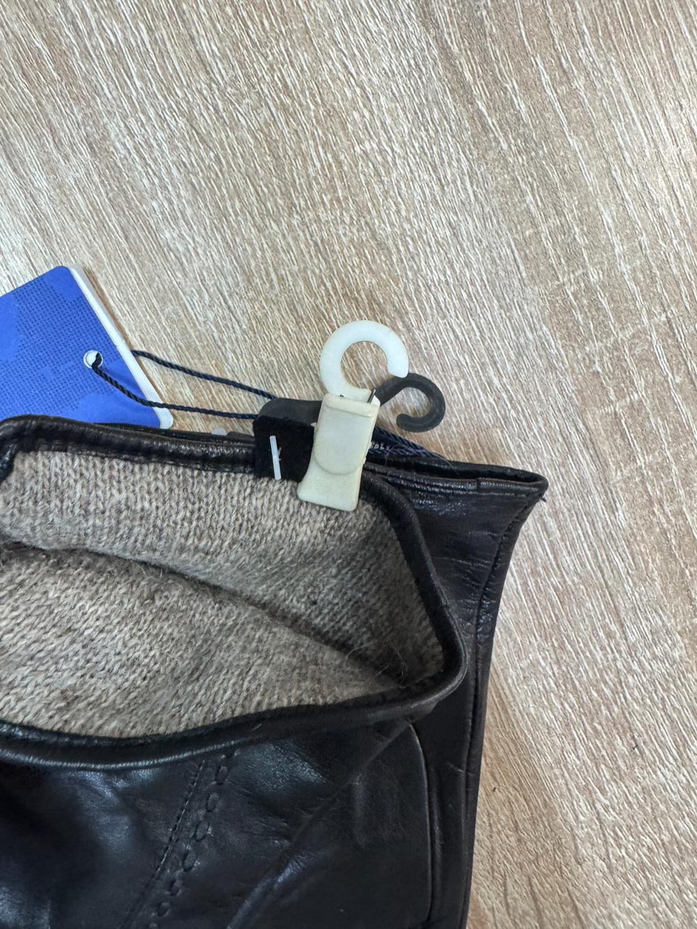 Перчатки. Женские. Материал верха: Кожаные люкс качества. Подклад: Трикотаж-шерсть. Только средние размеры. 5 шт в упаковке.