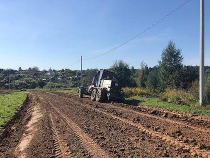 Грейдерирование дорог в южной части «Усадьбы Романово» продолжается
