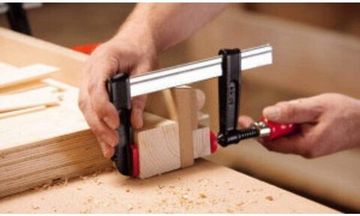 Струбцина чугунная 200/50, 5.5 кН, деревянная ручка Bessey TPN20B5BE