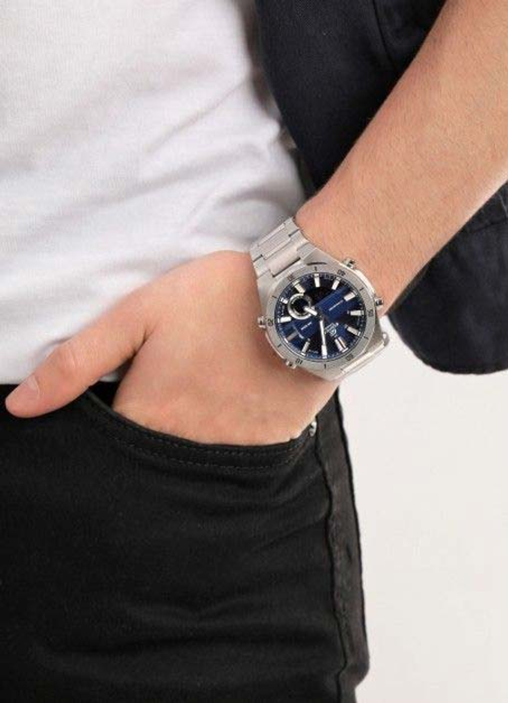 Часы Casio ERA-110D-2A