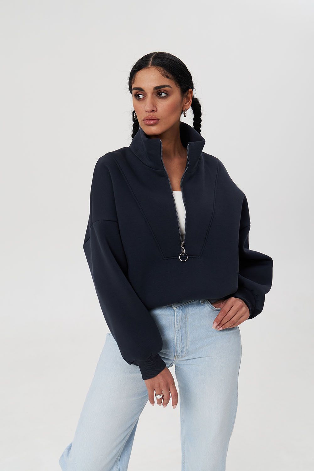 Утепленная олимпийка на молнии из премиум футера черничного цвета