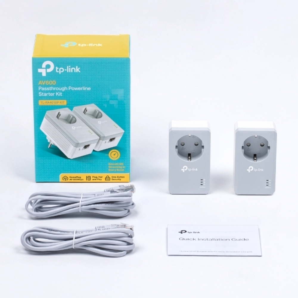 TP-Link TL-PA4010P KIT Комплект адаптеров Powerline со встроенной розеткой AV600