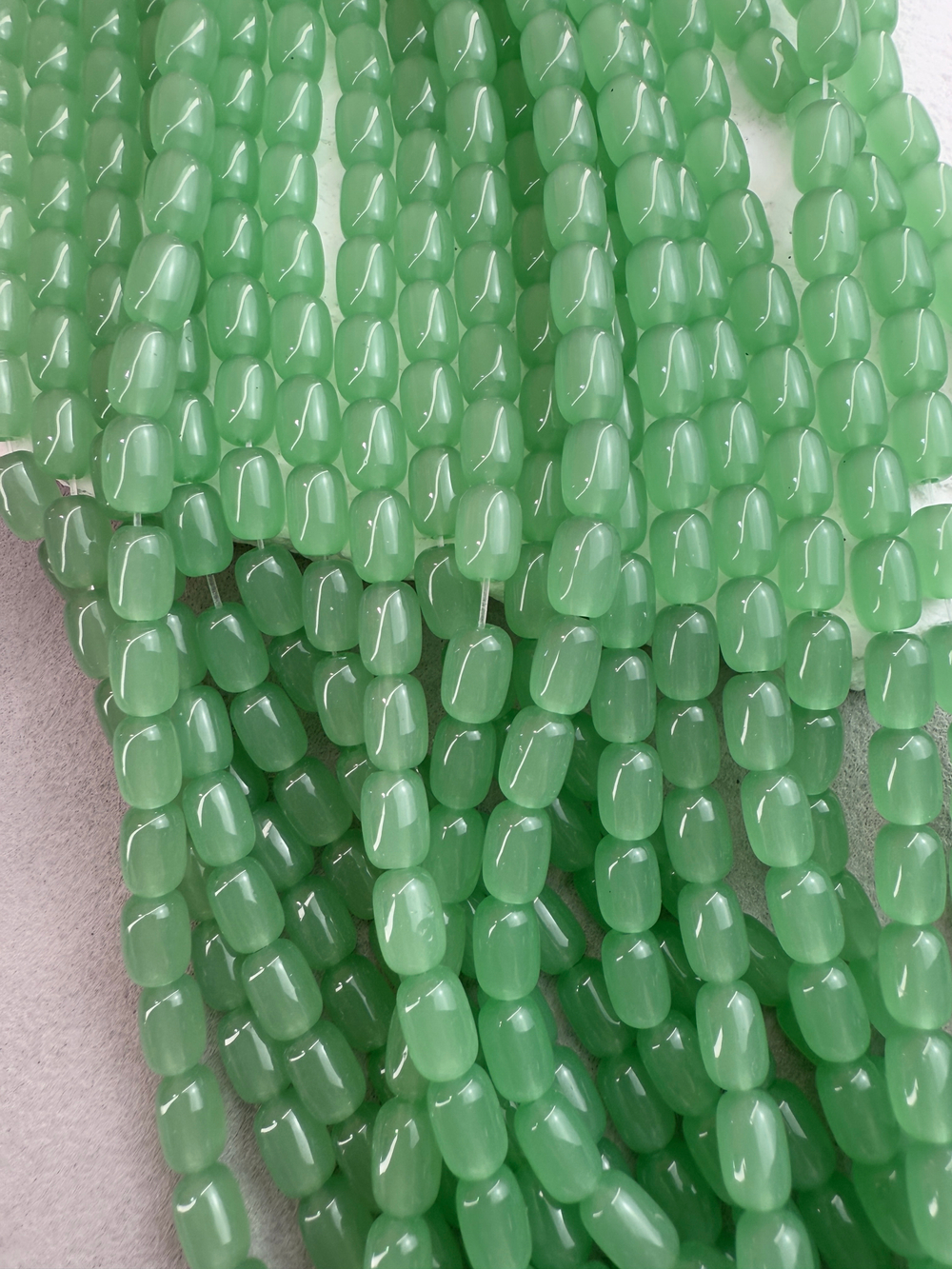 Стеклянные бусины, бочонок 6*9 мм, нить 38 см, "Хризолит"