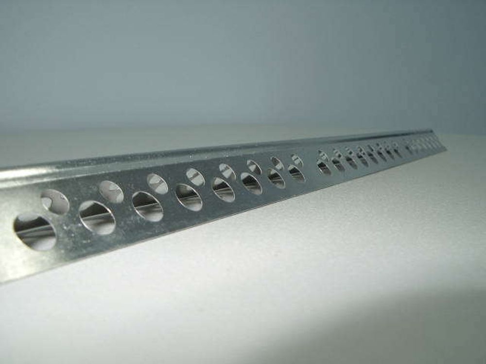 Уголок перф. 21х21 (3м) оцинкованный PERFOLUX