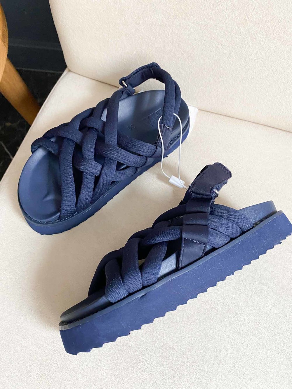 Сандалии Zara