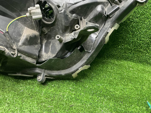 Битая Фара левая Toyota RAV4 5 XA50 (18-нв) LED