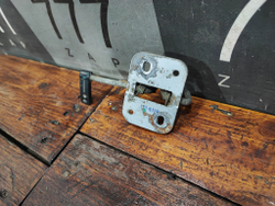 Крюк замка капота Volkswagen Polo 5 14-20 Б/У Оригинал 6RU823186