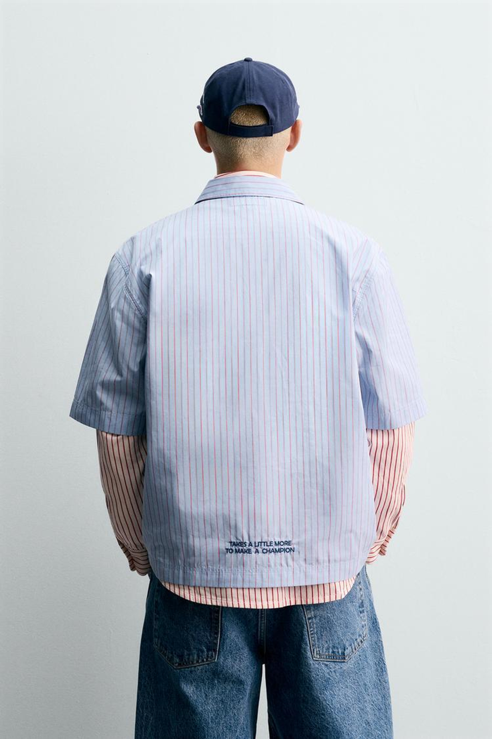 ZARA Х CHAMPION ® РУБАШКА В ПОЛОСКУ С НАШИВКАМИ, СИНИЙ