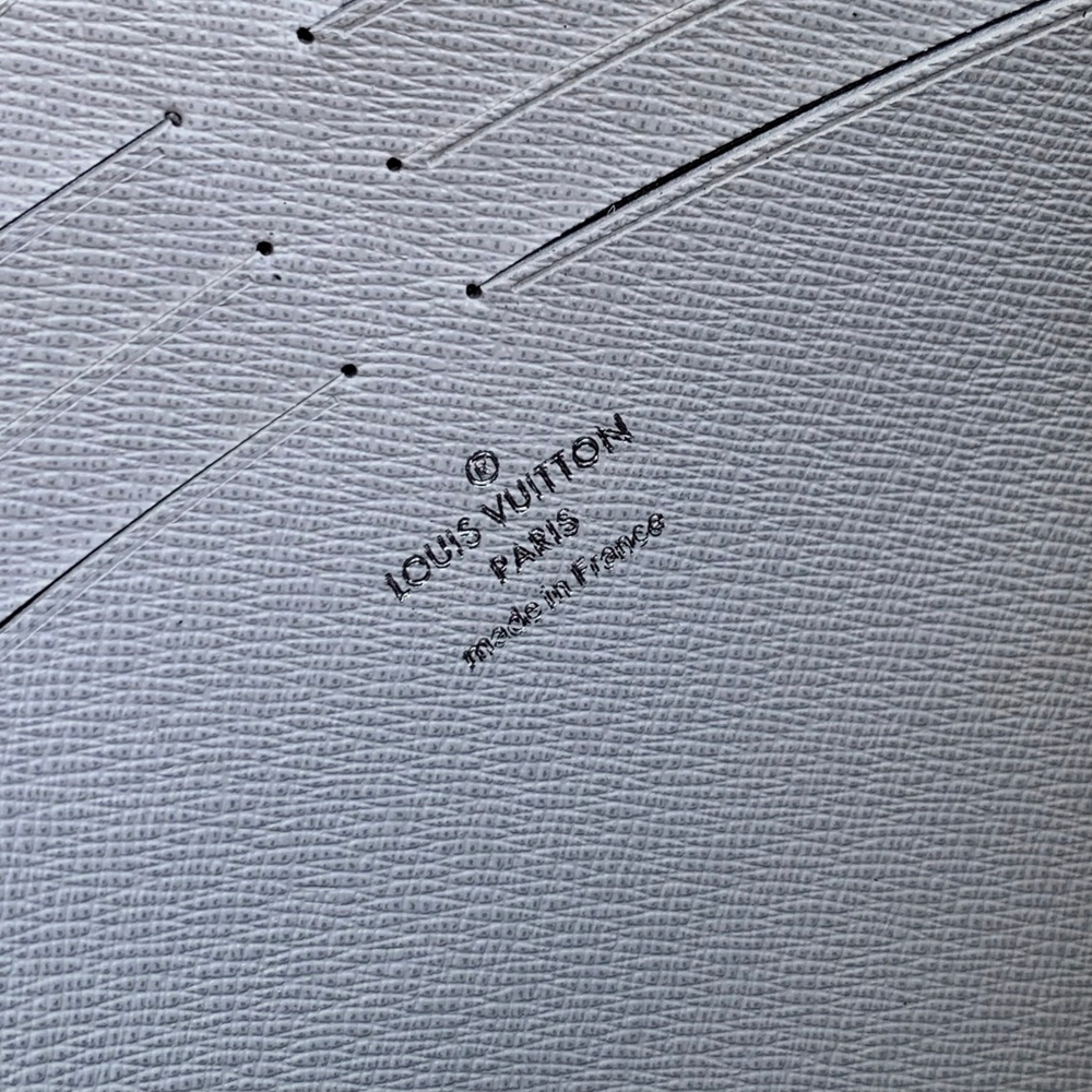 Louis Vuitton Pochette Voyage MM