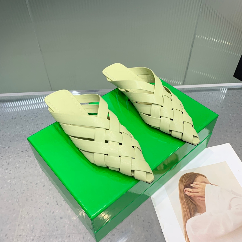 Bottega Veneta Alfie Slipper