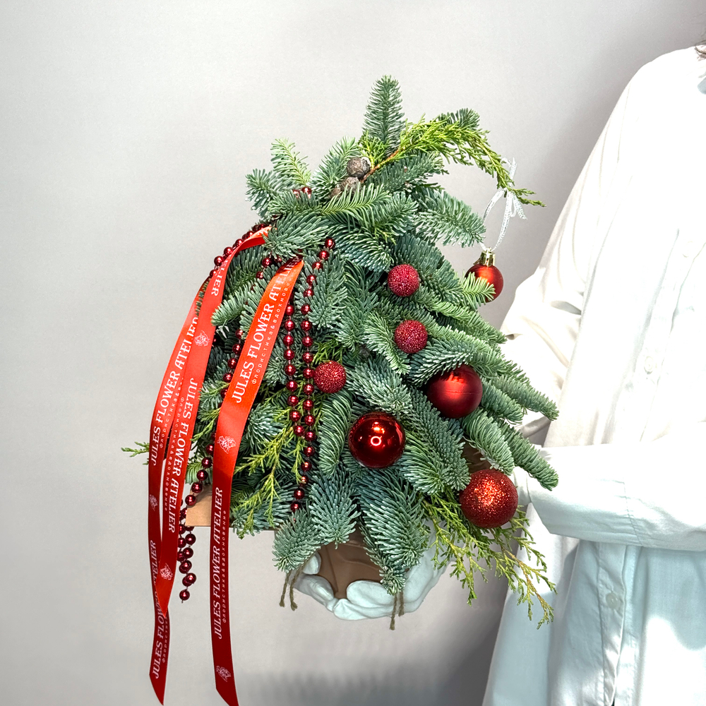 «Хвойное заклинание» композиция с елью Нобилис на Новый год