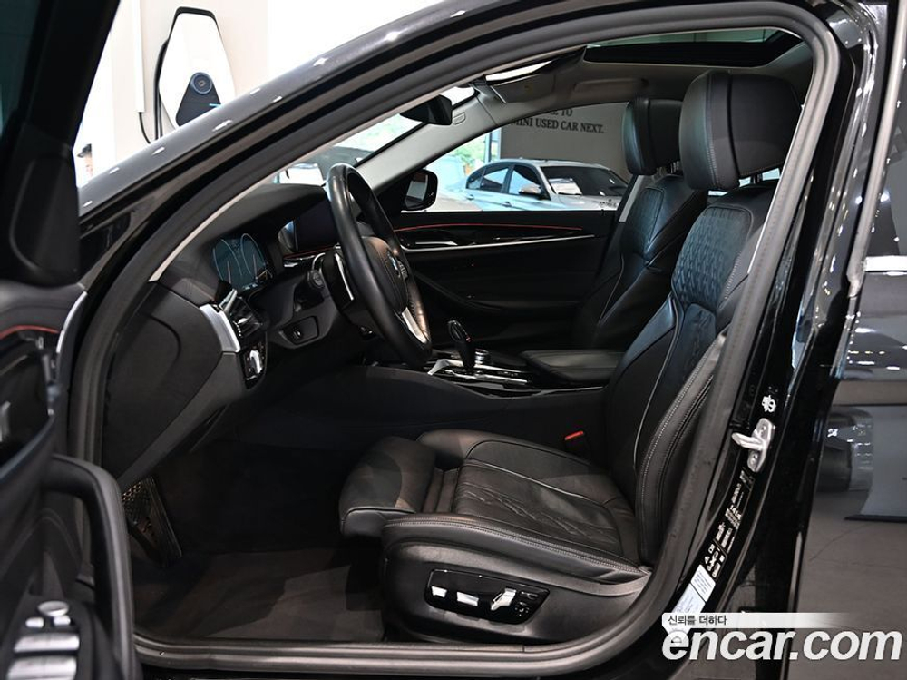 BMW 5 Series (G30) 530i xDrive Luxury Plus (10.2019)