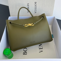 Bottega Veneta Medium Andiamo 32 cm