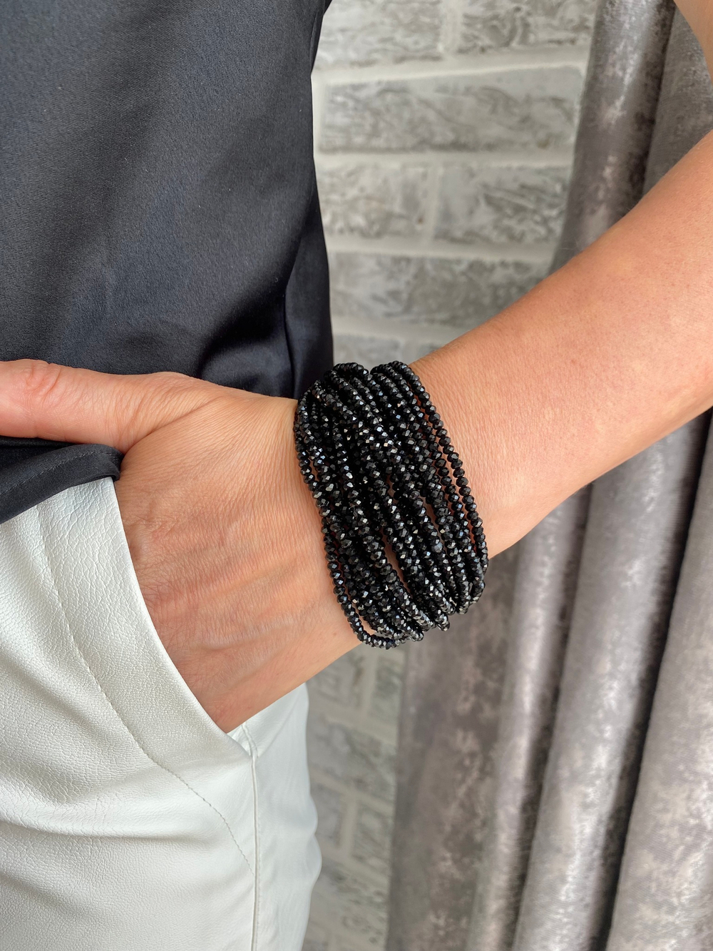 Браслет "Венеция" из черного венецианского стекла на кожаной застежке