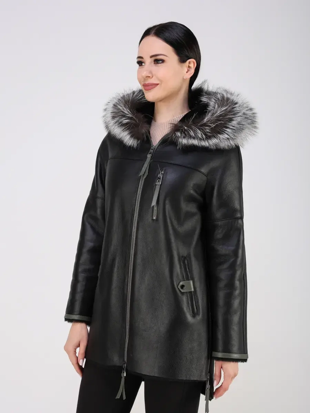 Дубленка зимняя натуральная с капюшоном